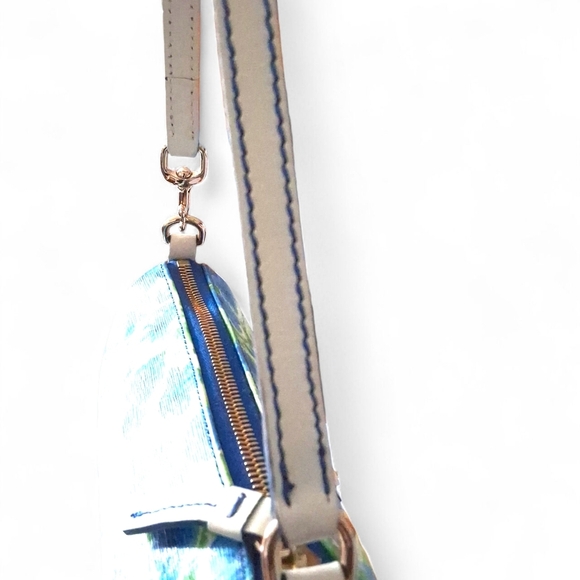 Dooney & Bourke Mini Barrel Bag Hydrangea Floral Coated Canvas Y2K Vintage - Picture 10 of 15